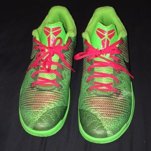 Kobe grinch brand new!!!